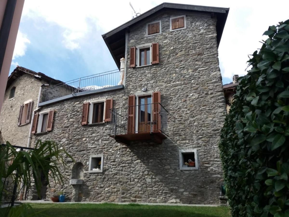 Independent Stone House With Lake View Musso ภายนอก รูปภาพ