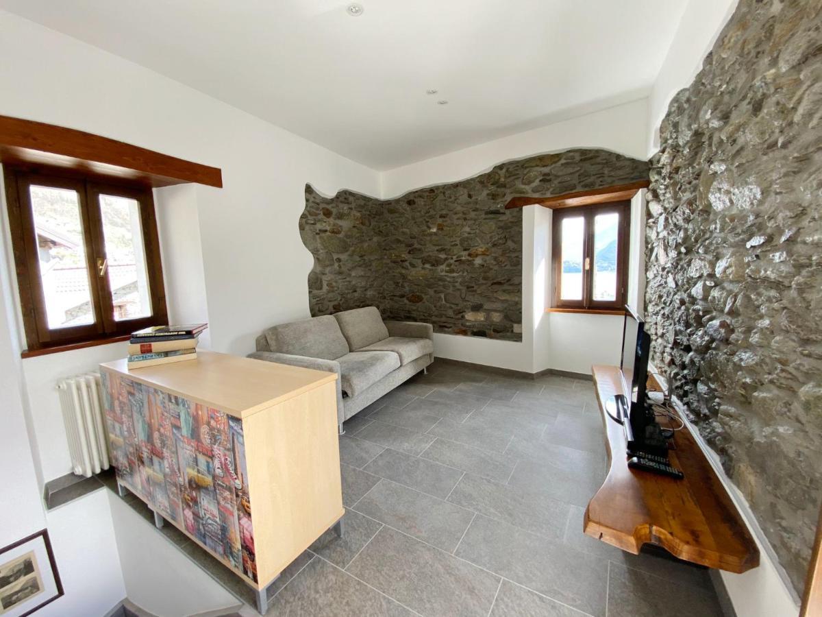 Independent Stone House With Lake View Musso ภายนอก รูปภาพ