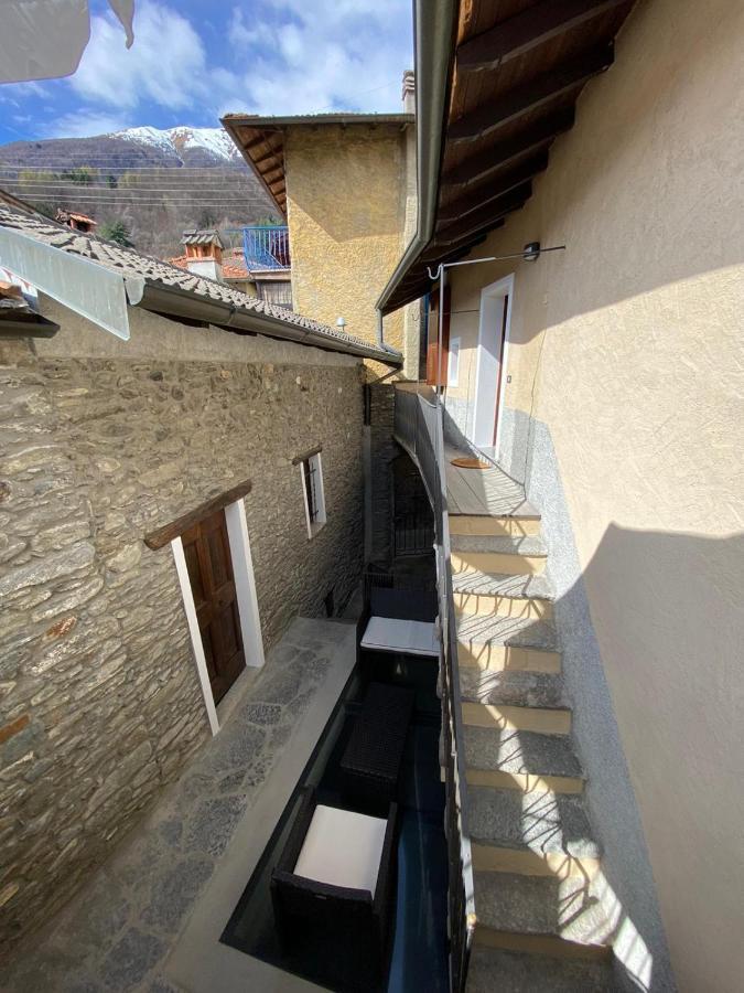 Independent Stone House With Lake View Musso ภายนอก รูปภาพ